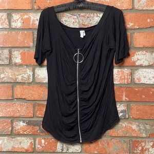 EUC Women’s Top Short Sleeve Black 3X Zip Front